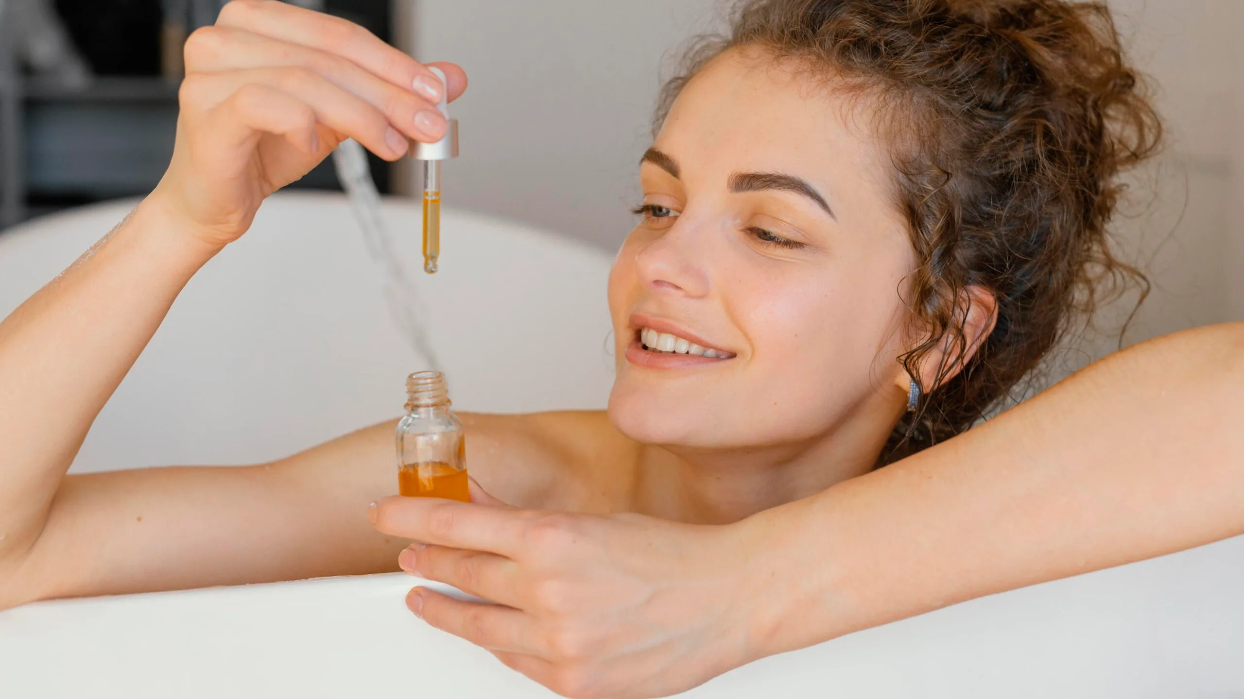 Home 44 Ferulic Acid for Skin: Benefits, Uses & Best Products (2025)